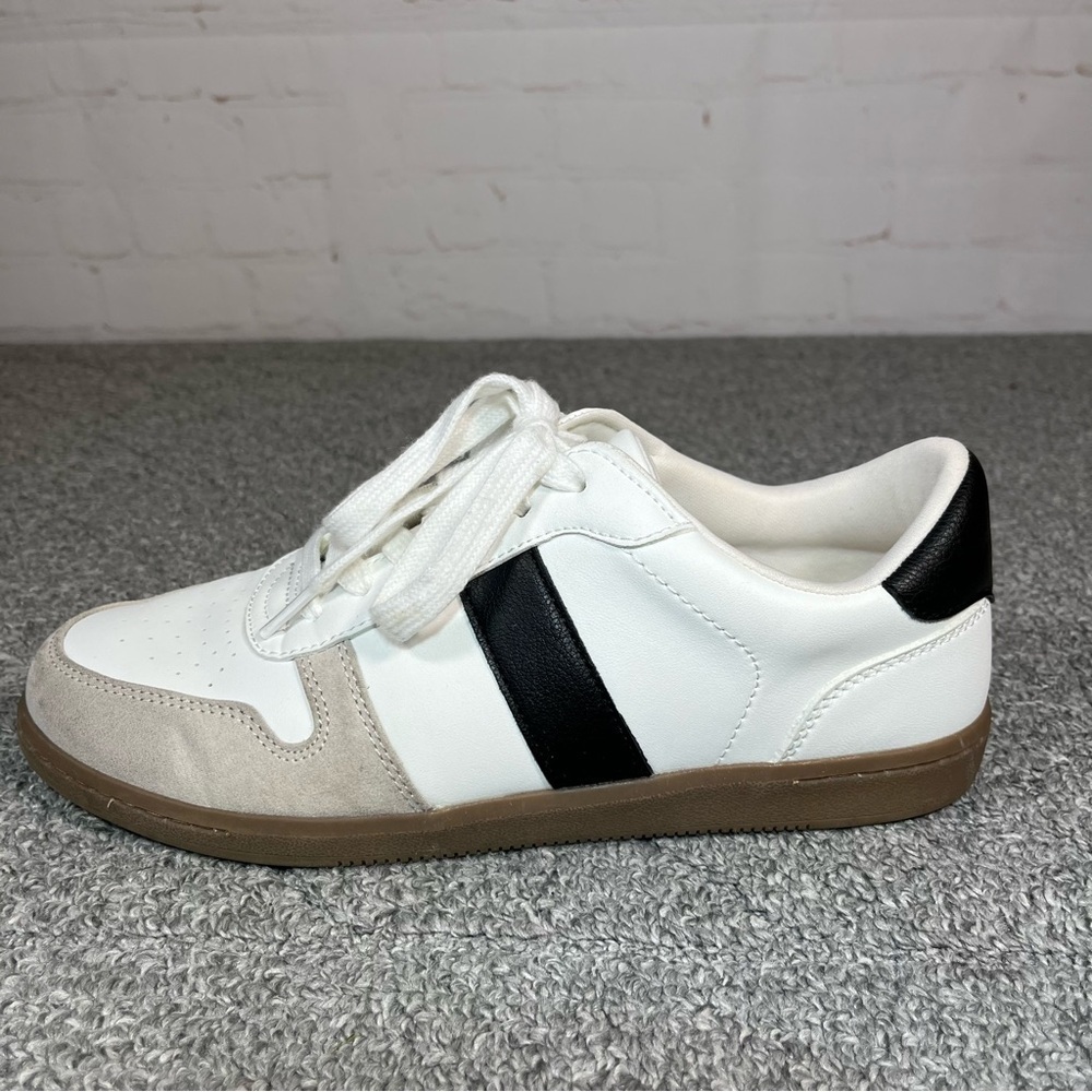 Universal Thread Nikita Fashion Sneakers Women’s 9 White Black Athletic Shoe